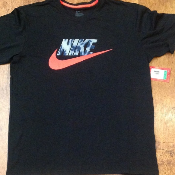 2 Nike T-shirts for Men... Released In Japan only - Picture 2 of 5